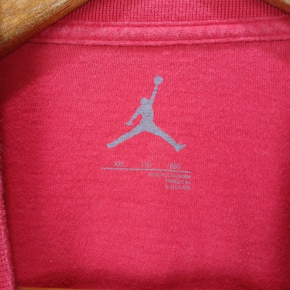 Nike Air Jordan T-Shirt Mens 2XL Red Graphic Jumpman Logo Short Sleeve Crew Neck